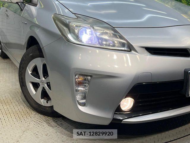 Toyota PRIUS 2013-11 8849534-11