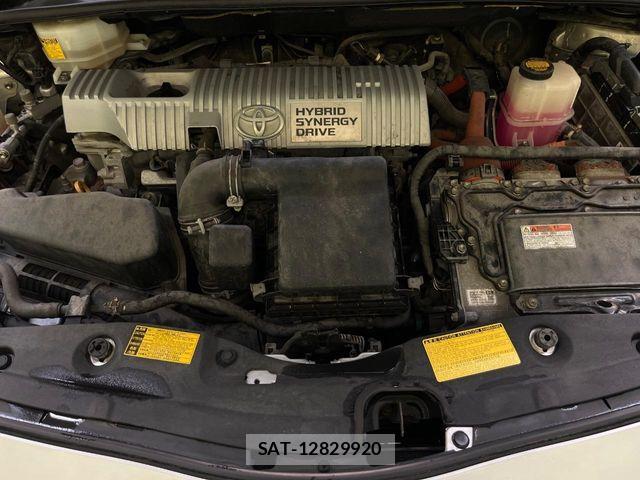 Toyota PRIUS 2013-11 8849534-17