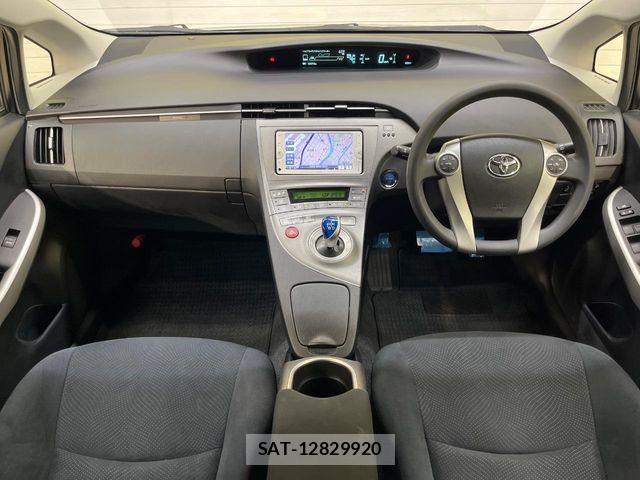 Toyota PRIUS 2013-11 8849534-1
