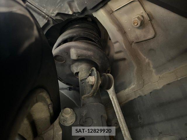 Toyota PRIUS 2013-11 8849534-19