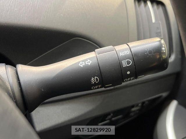 Toyota PRIUS 2013-11 8849534-6