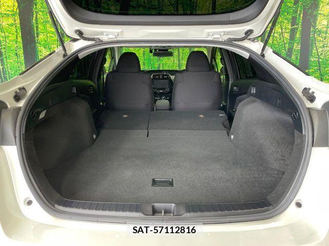 Toyota PRIUS 2018-08 8849646-9