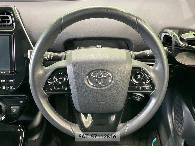 Toyota PRIUS 2018-08 8849646-10