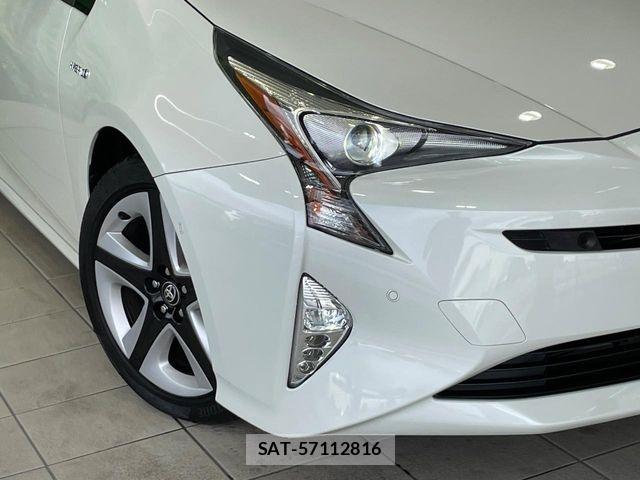 Toyota PRIUS 2018-08 8849646-11