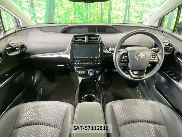 Toyota PRIUS 2018-08 8849646-1