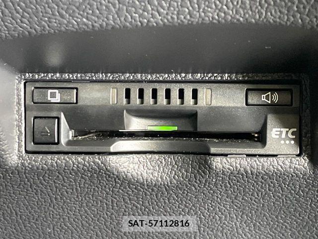 Toyota PRIUS 2018-08 8849646-7
