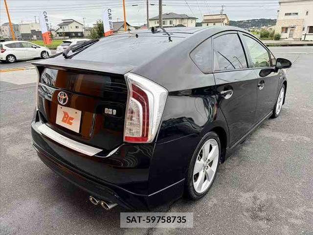 Toyota PRIUS 2013-10 8849811-14