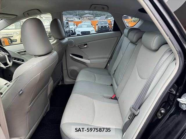 Toyota PRIUS 2013-10 8849811-18