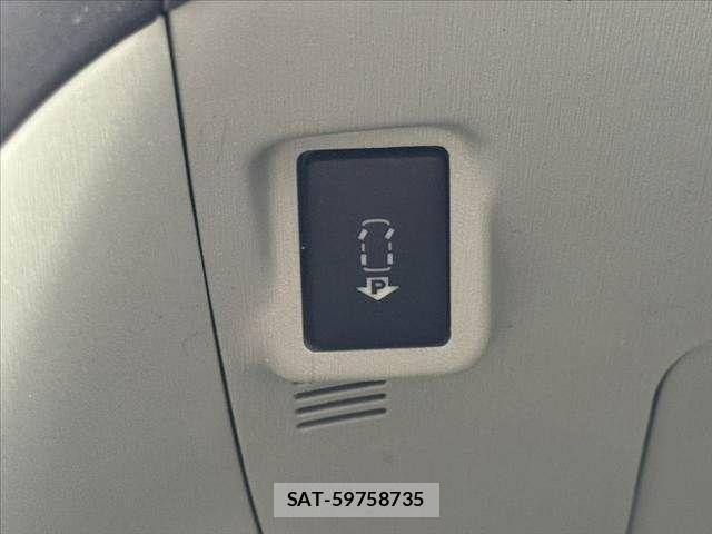 Toyota PRIUS 2013-10 8849811-25