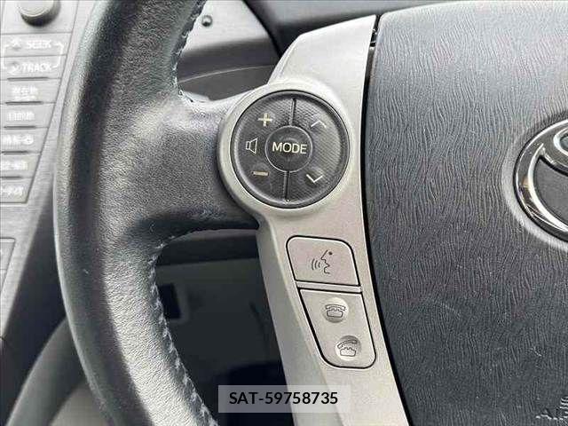 Toyota PRIUS 2013-10 8849811-26