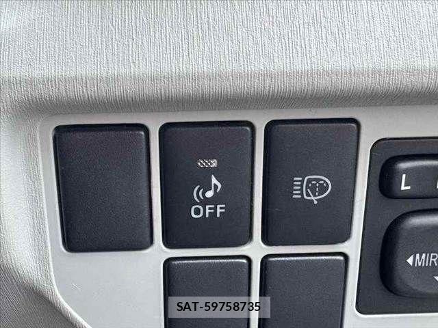 Toyota PRIUS 2013-10 8849811-28