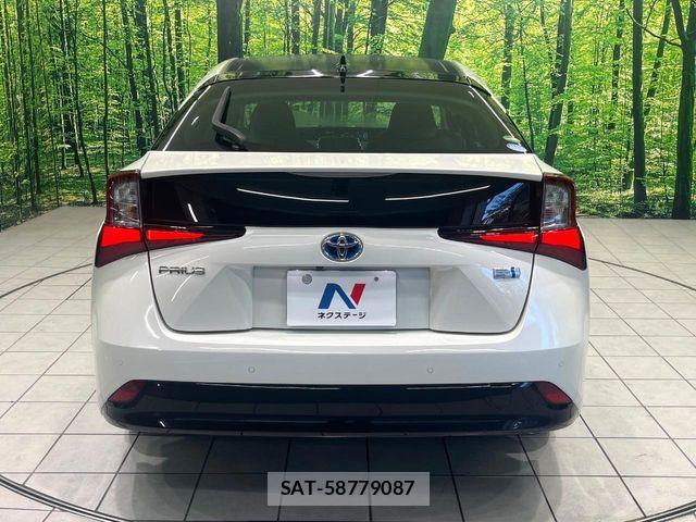 Toyota PRIUS 2019-09 8850390-14