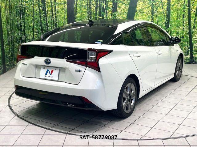 Toyota PRIUS 2019-09 8850390-16