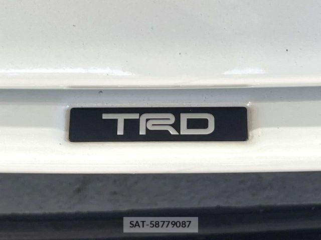 Toyota PRIUS 2019-09 8850390-2