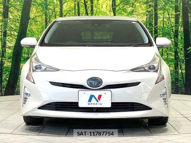 Toyota PRIUS 2016-04 8849678-13