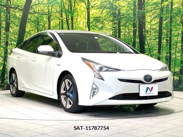 Toyota PRIUS 2016-04 8849678-15