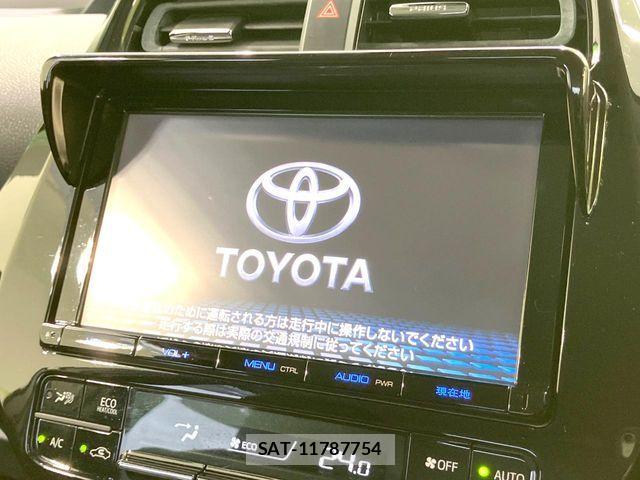 Toyota PRIUS 2016-04 8849678-2
