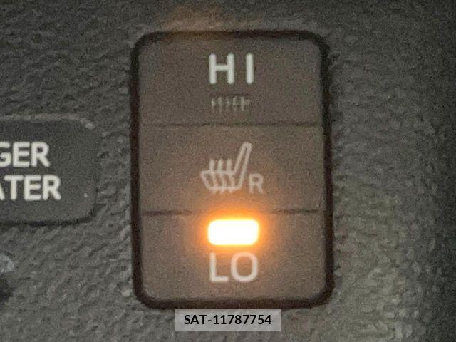 Toyota PRIUS 2016-04 8849678-4