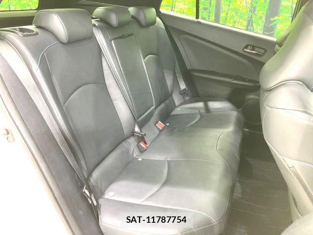 Toyota PRIUS 2016-04 8849678-8