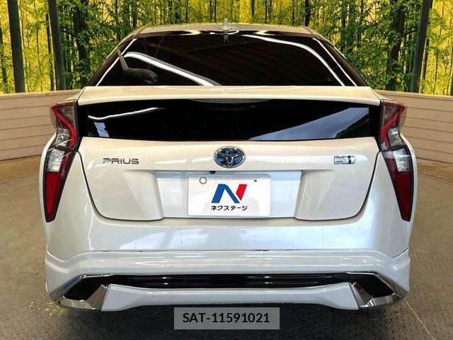 Toyota PRIUS 2016-05 8871846-12