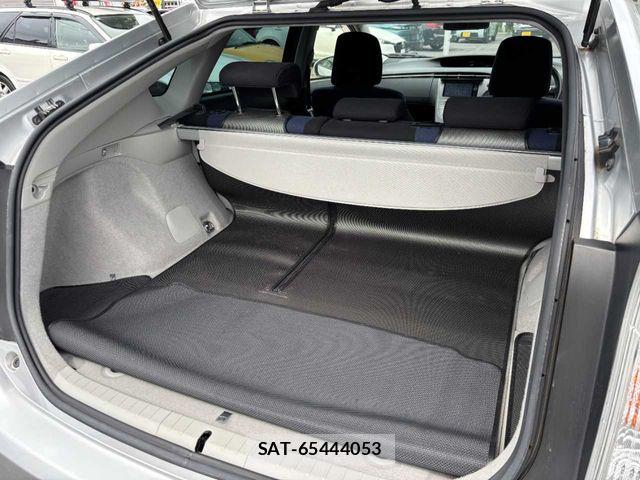 Toyota PRIUS 2013-07 8871856-24