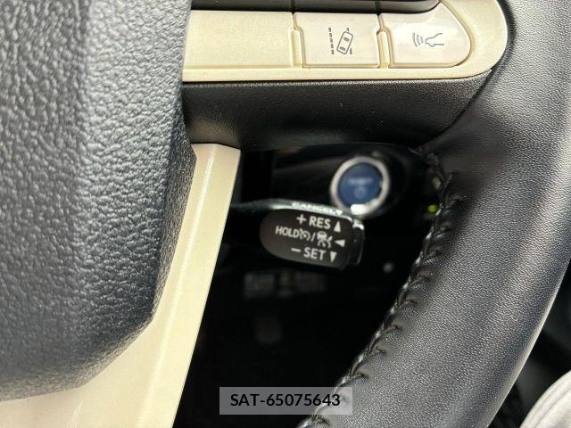 Toyota PRIUS 2018-02 8871844-14