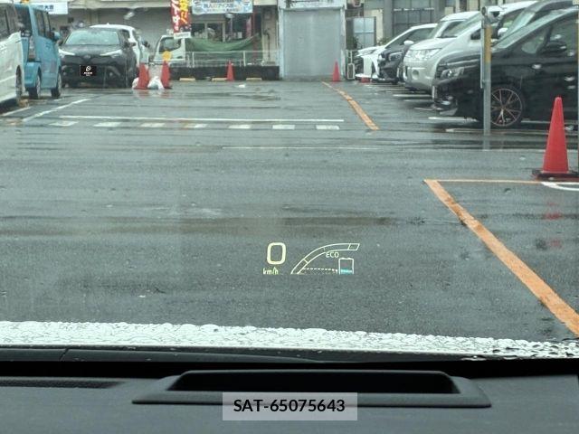 Toyota PRIUS 2018-02 8871844-15