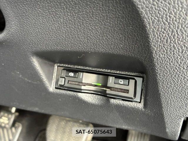 Toyota PRIUS 2018-02 8871844-21