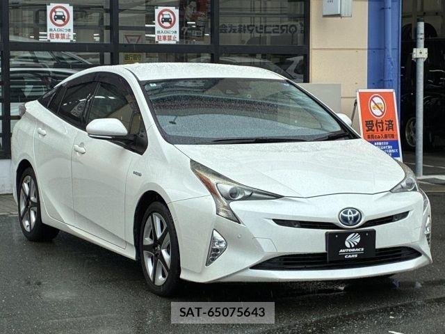 Toyota PRIUS 2018-02 8871844-3