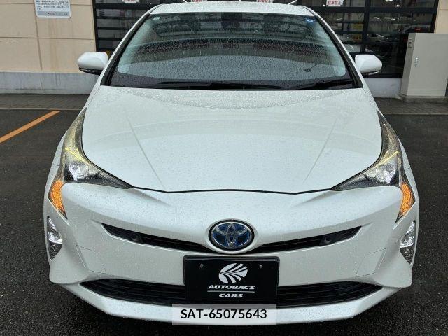 Toyota PRIUS 2018-02 8871844-4