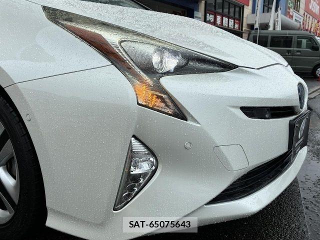 Toyota PRIUS 2018-02 8871844-8