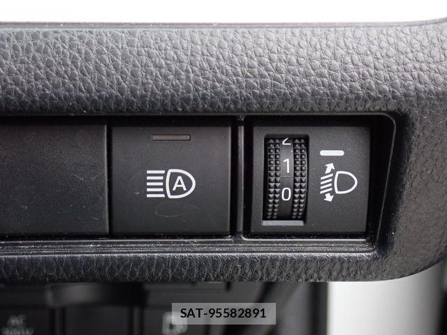Toyota PRIUS 2024-05 8871838-10