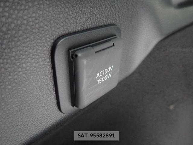 Toyota PRIUS 2024-05 8871838-20