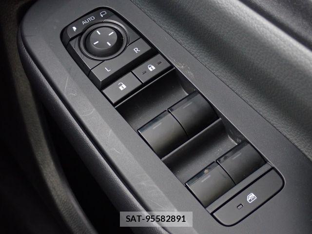 Toyota PRIUS 2024-05 8871838-21