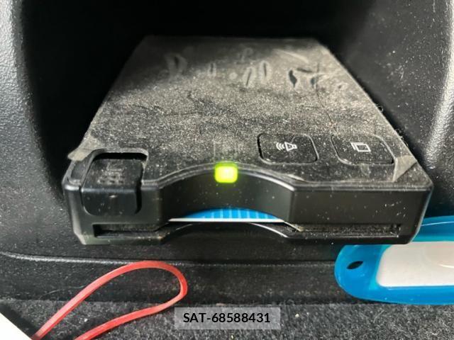 Toyota PRIUS 2014-04 8871864-15