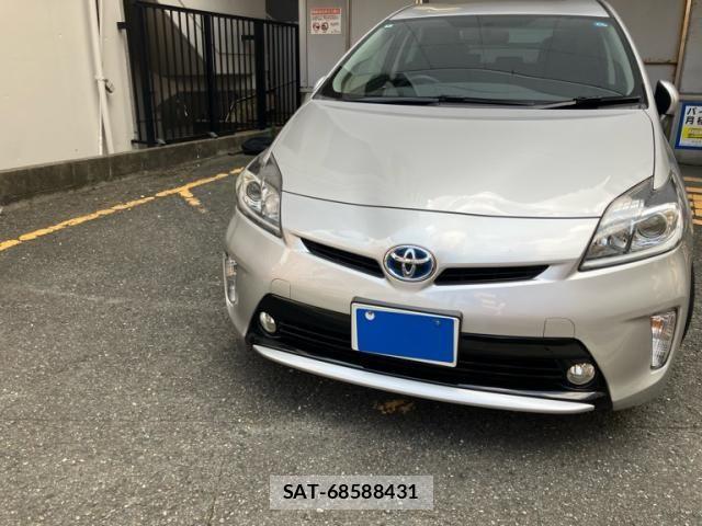 Toyota PRIUS 2014-04 8871864-1