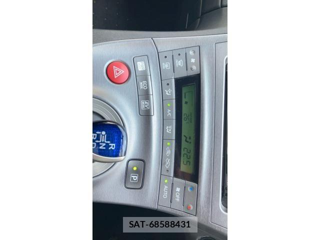 Toyota PRIUS 2014-04 8871864-21