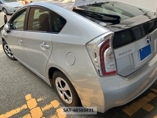 Toyota PRIUS 2014-04 8871864-4
