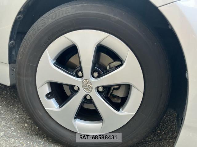 Toyota PRIUS 2014-04 8871864-5