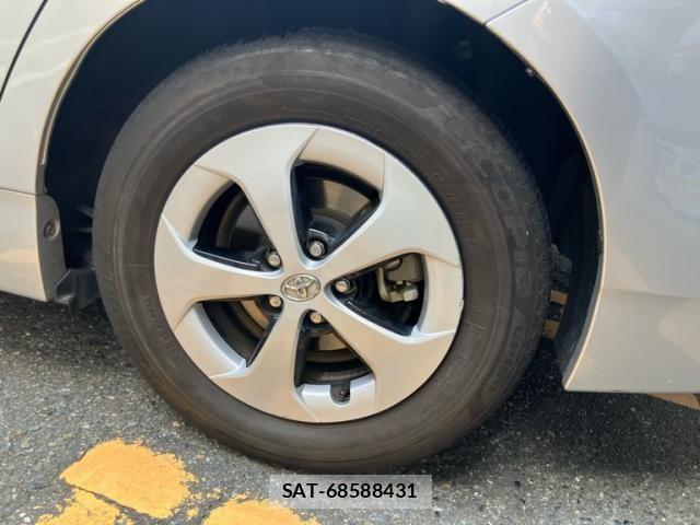 Toyota PRIUS 2014-04 8871864-7