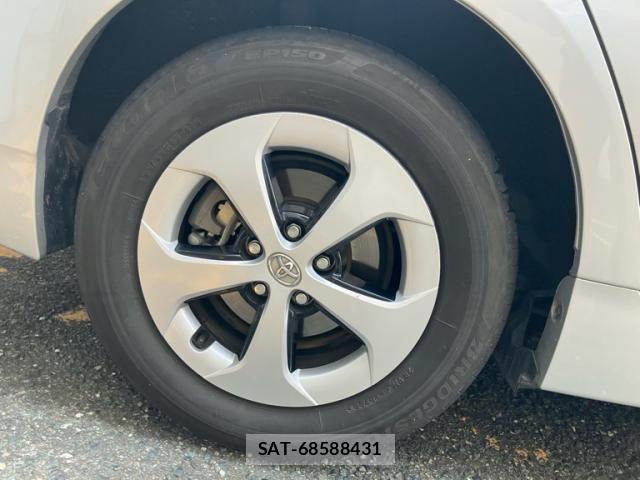 Toyota PRIUS 2014-04 8871864-8