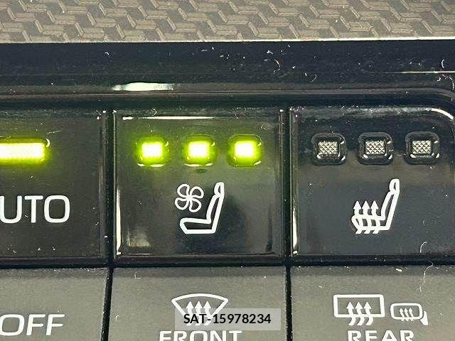 Toyota PRIUS 2024-08 8871834-8