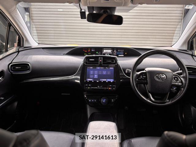 Toyota PRIUS 2018-12 8871840-13