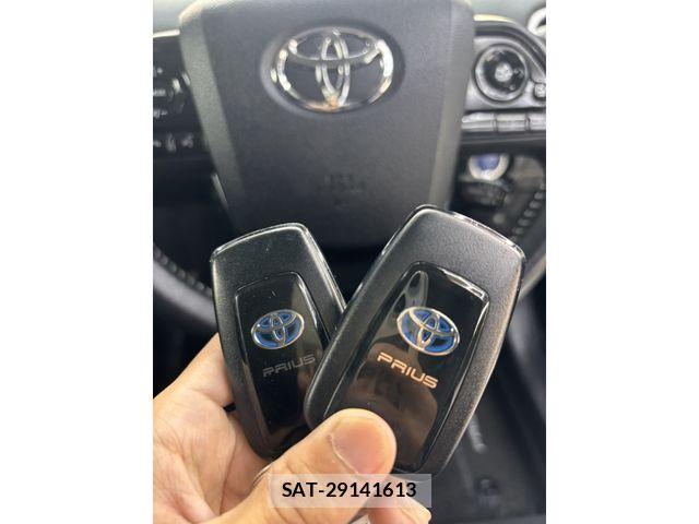 Toyota PRIUS 2018-12 8871840-21