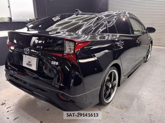 Toyota PRIUS 2018-12 8871840-2