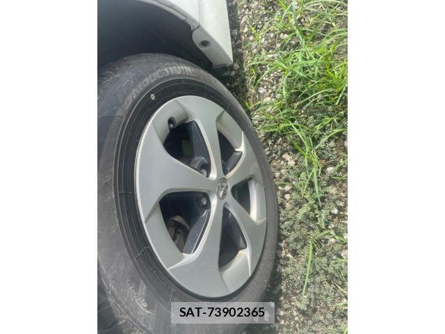 Toyota PRIUS 2015-10 8871862-6