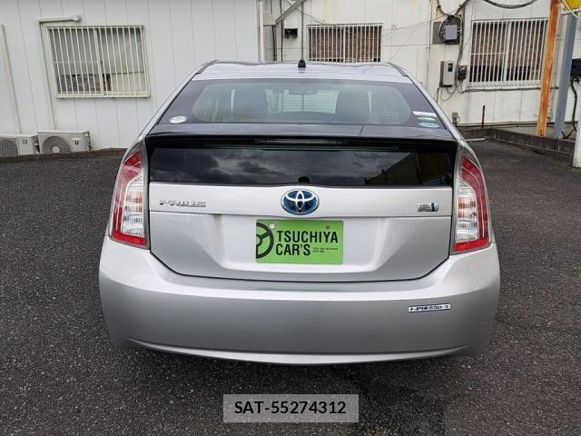 Toyota PRIUS 2014-06 8871852-9