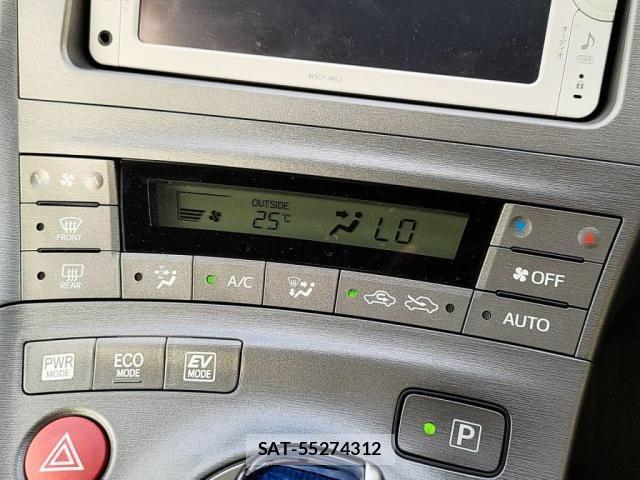 Toyota PRIUS 2014-06 8871852-13