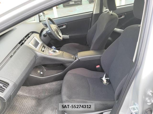 Toyota PRIUS 2014-06 8871852-21