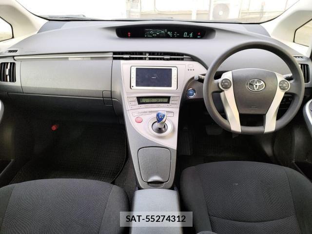 Toyota PRIUS 2014-06 8871852-2